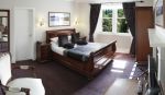 room4_bedroom_bathroom_scotland_book_accommodation_highland.JPG